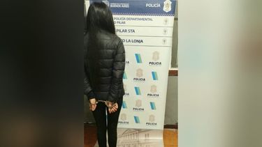 La detenida tiene 35 años y está acusada de vender drogas desde su domicilio.&nbsp;
