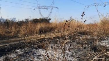 FUEGO. Los focos principales habrían estado ubicados debajo de las líneas de alta tensión..