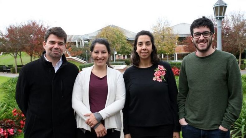 Médicos de la Austral trabajaron en conjunto con profesionales del país y el exterior (foto UA)..