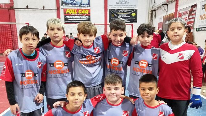 VICTORIA. La 2013 de Sportivo ganó 5-3 y está a 3 puntos de los líderes.