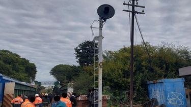 Una de las señales apagadas en la línea San Martín.