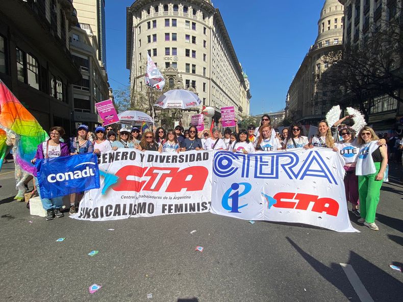 MENOS SUELDO. Por decreto, Milei eliminó definitivamente el FONID, parte del sueldo docente &nbsp;