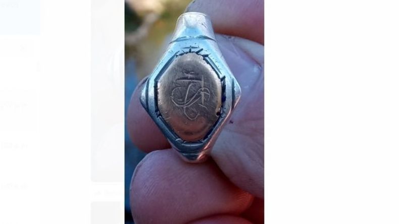 El anillo será estudiado por expertos..
