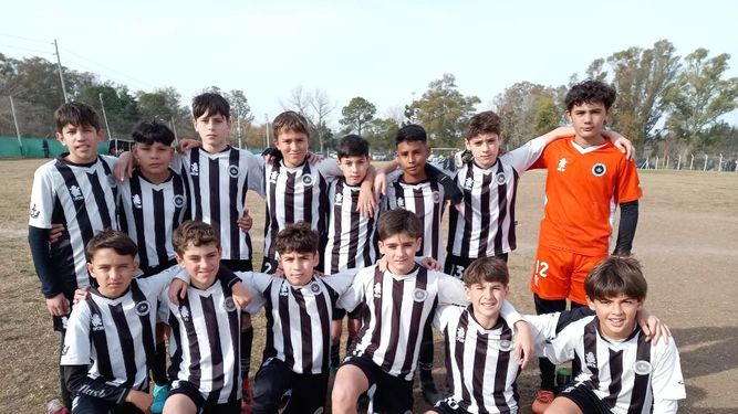 EQUIPO. La 2011 de Real Pilar ganó un partidazo ante Talleres.