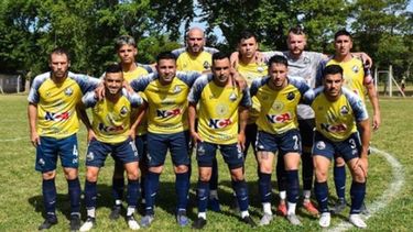 La Fraternidad, con 17 pilarenses en el plantel, no quiere bajarse de la cima. .
