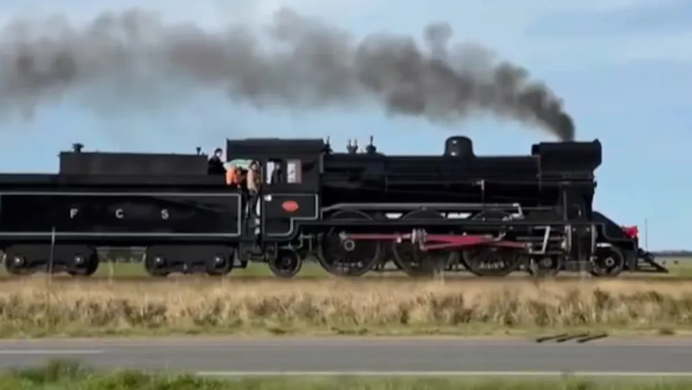 Volvió a rugir la historia: la locomotora centenaria que resucitó después de 22 años