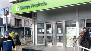 cerraron el banco provincia por precaucion contra el covid-19
