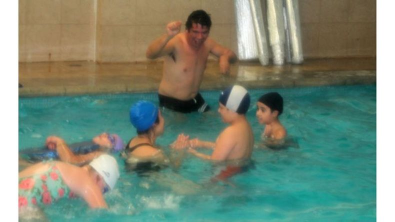 PROGRESO. Los chicos se animaron a nadar..