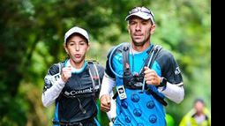 (Graciela Zanitti). Pareja todo terreno. García y Fernández recorren un tramo de la carrera, que duró tres días..
