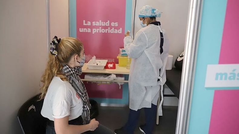 VACUNAS. Llaman a no demorar la segunda dosis..