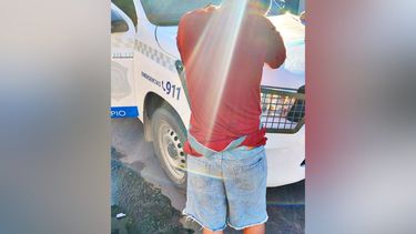 El detenido tiene 20 años y es oriundo de Presidente Derqui. El detenido tiene 20 años y es oriundo de Presidente Derqui.