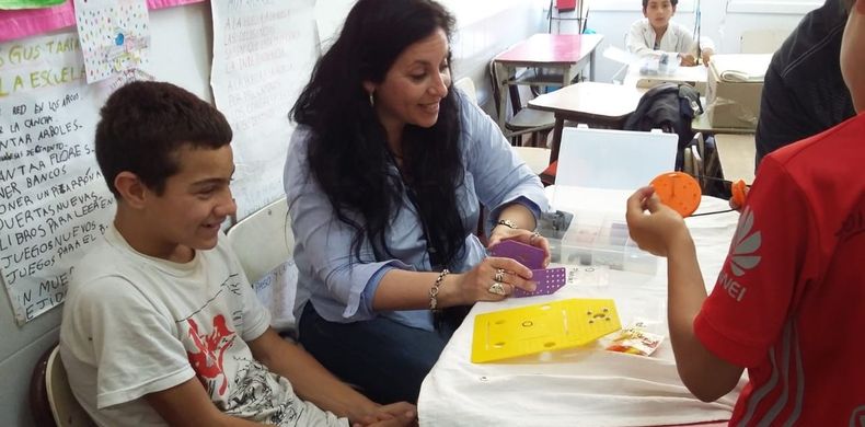 La docente bonaerense en el aula. (Clarín)..jpg