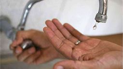 La falta de agua es un problema recurrente numerosos barrios de Pilar. La falta de agua es un problema recurrente numerosos barrios de Pilar.