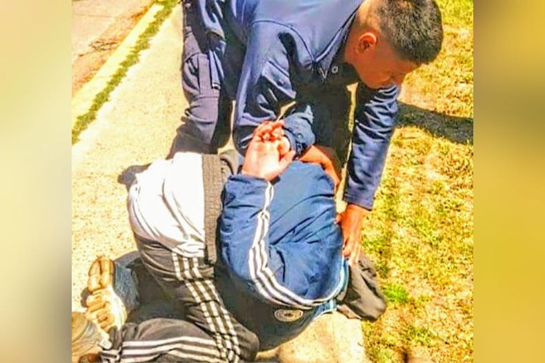 El ladrón fue reducido por pasajeros de un colectivo donde había asaltado a una mujer.&nbsp;