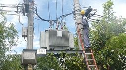 Ofrecen 700 puestos de trabajo para electricistas y albañiles