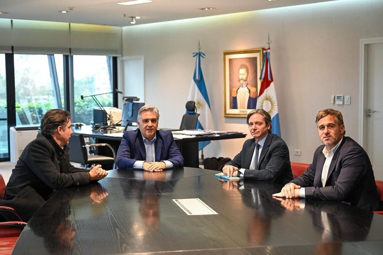 CUMBRE. Achával se reunió con Llaryora para focalizar sobre el rol de la educación en el desarrollo.