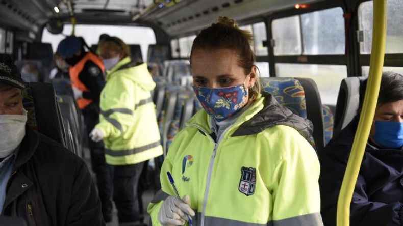DESDE EL LUNES. El transporte público, solo para esenciales..