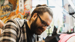 Los 13 lugares más dolorosos para hacerse un tatuaje