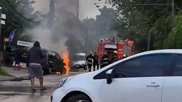 El incendio se produjo en la calle El Petrel, acceso al Parque Industrial de Pilar.&nbsp;