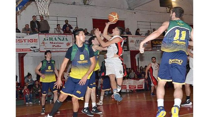 MURALLA. El Rojo volvió a chocar contra la defensa sólida de Ciudad..