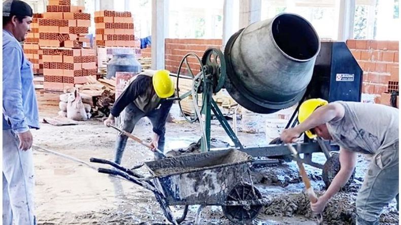 EN OBRA. Los trabajos en el futuro hospital comenzaron este mes..