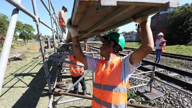 TRABAJOS. Ya se instalan andenes provisorios mientras dure la obra..