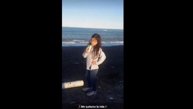 Sasha posteó un video con imágenes de su infancia, pero también de los presuntos abusadores..