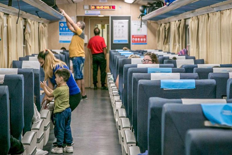 El servicio de tren de larga distancia tuvo su pico en 2022 y lleva tres aos consecutivos a la baja