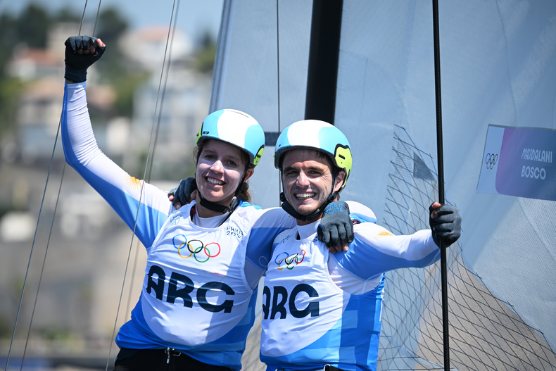 Mateo Majdalani y Eugenia Bosco, medalla de plata en vela. (Río Negro)..png