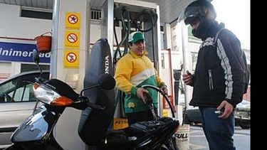 CONTROL. El Municipio tendrá potestad para hacer cumplir la ley “sin casco no hay nafta”..