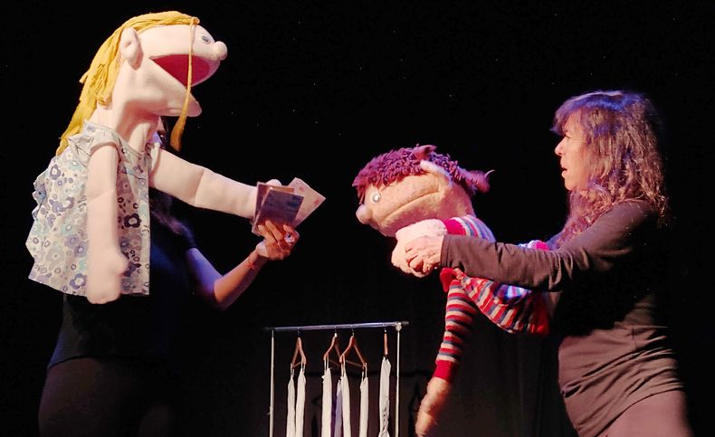 Compartimos en el Teatro Municipal Ángel Alonso una jornada de funciones especiales para jardines de infantes de nuestro partido. Junto a chicas y chicos de Villa Astolfi, Derqui, Lagomarsino y Manuel Alberti, disfrutamos una divertida obra de la mano del elenco Prevenidas Teatral. #TeatroAngelAlonso #CulturaPilar. Subsecretaría de Cultura Pilar.&nbsp; &nbsp;