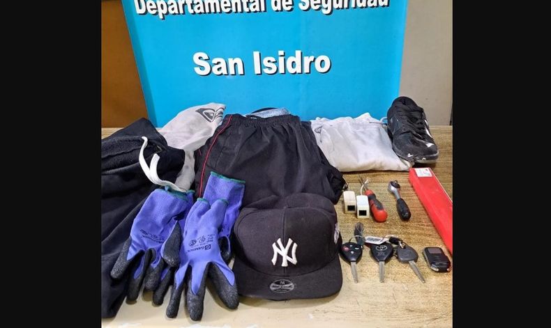Parte de los elementos secuestrados en el allanamiento realizado en Gar&iacute;n.