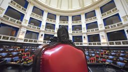 SIN QUÓRUM. El recinto de la Cámara de Diputados bonaerense, vacío.