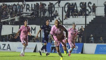 EN MARZO. Marcos Riquelme abría la cuenta en Pilar para la victoria 2-0 ante Acassuso. EN MARZO. Marcos Riquelme abría la cuenta en Pilar para la victoria 2-0 ante Acassuso.
