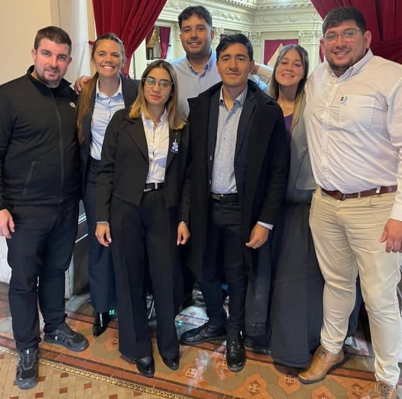 PALCO. Andrés Genna y María Repetto (izq.) posaron junto a otros referentes de LLA.