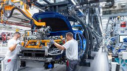 La producción automotriz cayó 21,5% con relación al mismo mes del año pasado. La producción automotriz cayó 21,5% con relación al mismo mes del año pasado.