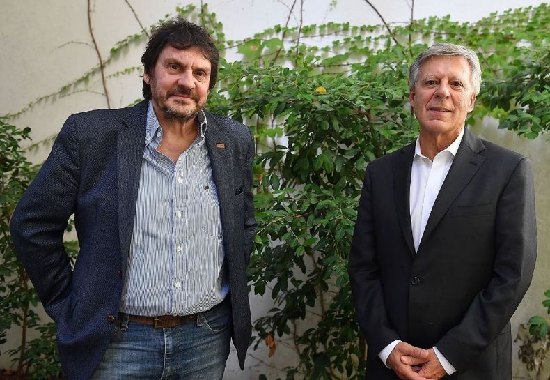 Felipe Pigna llega a Pilar con López Rosetti.
