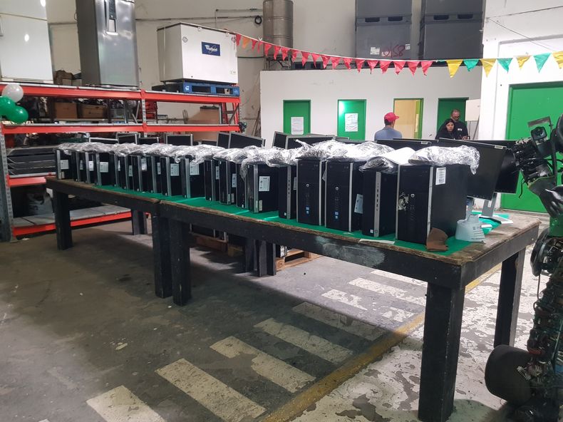 TecnoRAEE recibe computadoras y un largo listado de insumos electrónicos.