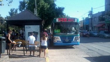 AUMENTO. Recorrer hasta 30 cuadras en un colectivo local costará $13..