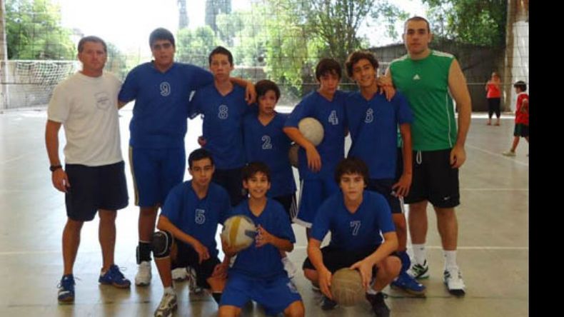 El Sub 14 de Muni Pilar venció a El Porvenir con parciales de 25-19 y 25-14..
