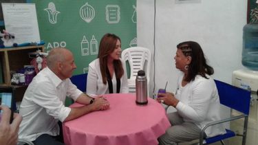 Vidal pasó por Pilar y visitó El Mercado en tu Barrio