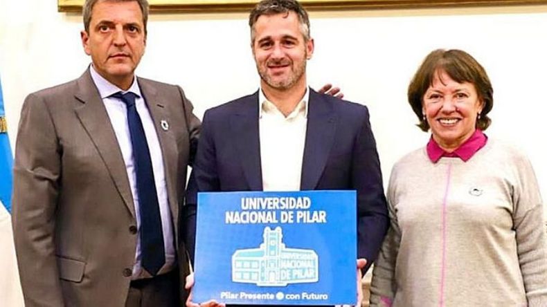 DIÁLOGO. Achával se reunió con Massa en junio para hablar de la Universidad..