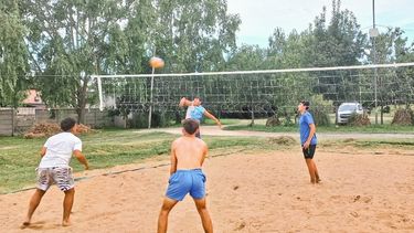A LA CANCHA. La actividad estará dividida en nivel Iniciación y Avanzados.
