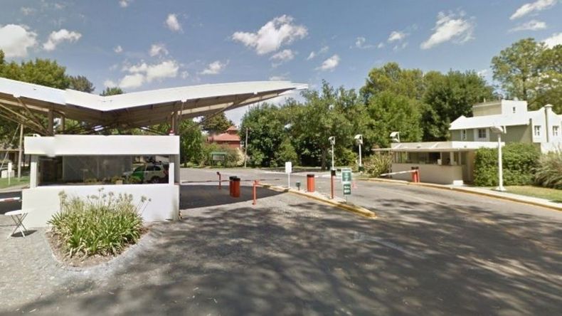 Debido a la rotura de un caño, varias son las viviendas que debieron ser evacuadas. .