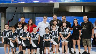 MENCIONES. Achával participó de la entrega de medallas y reconocimiento de Muni Pilar.