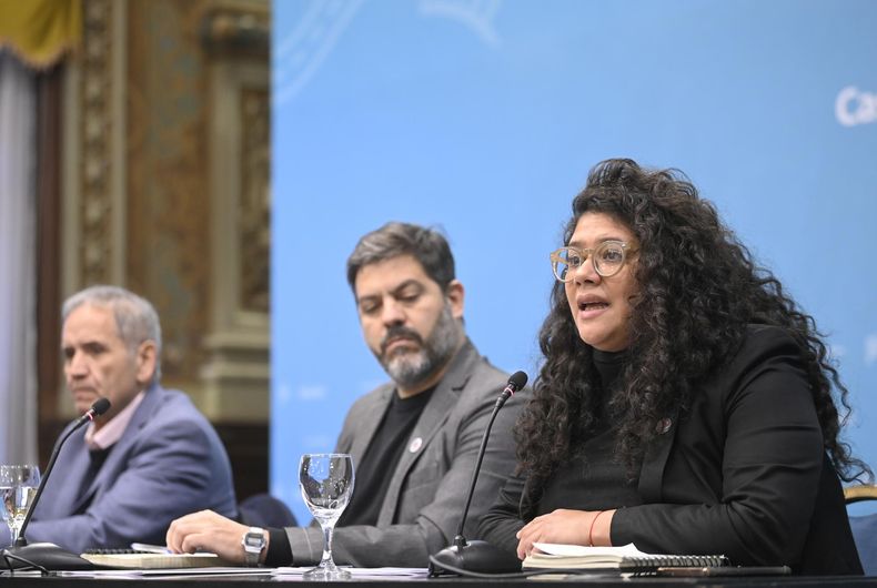 ANUNCIO. Bianco y Barrios dieron detalles de las obras en conferencia de prensa.