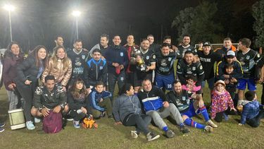 CAMPEÓN.&nbsp;El plantel de Las Estrellas FC ganador de la Copa Plata +42 de la SLAF.