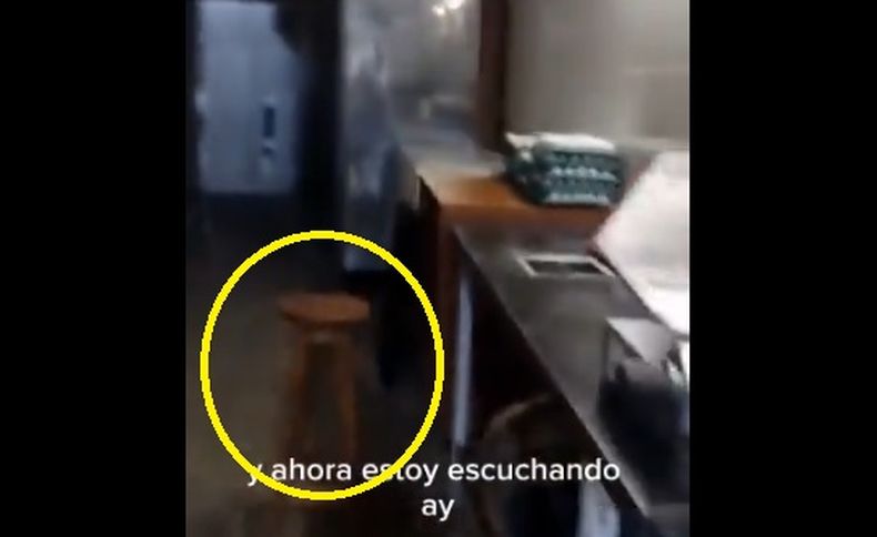 El banco que se mueve solo.