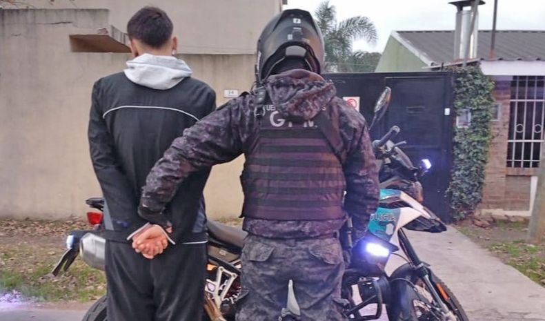 El detenido tiene 18 años y caminaba por el barrio Vicente López.