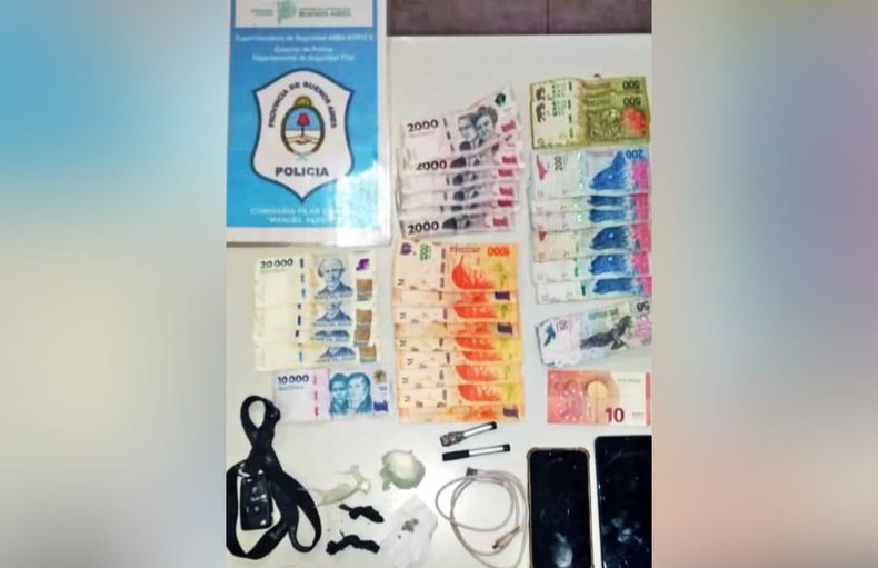 En poder de los delincuentes se hallaron drogas, dinero en efectivo y elementos para fraccionar sustancias.&nbsp;